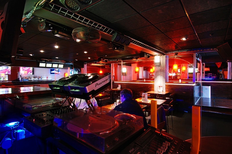 MIO_DJ_CAFE MIO_DJ_CAFE4.jpg